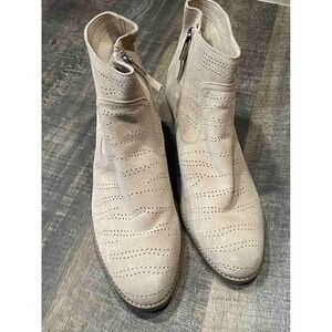 1 State Tan Perforated Suede Ankle Booties Women's Size 12M